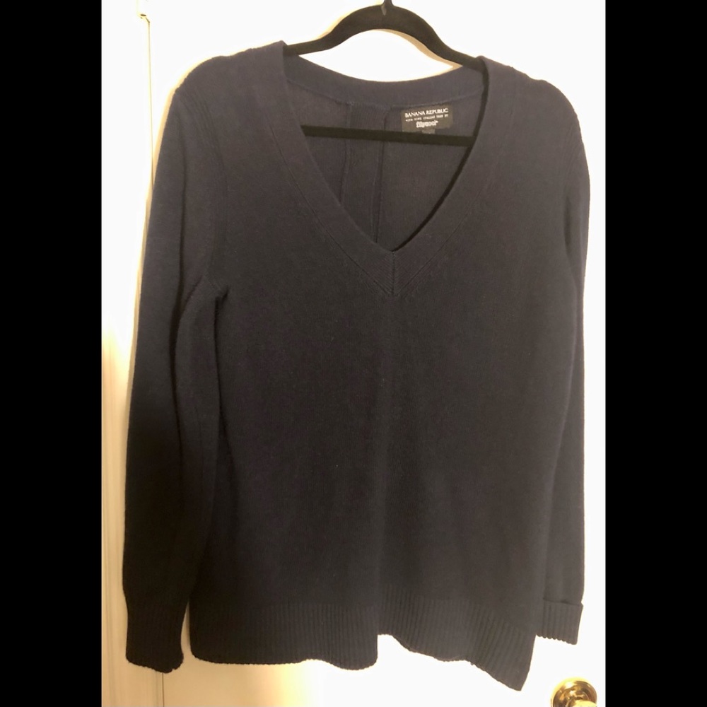 Banana Republic Navy Sweater with buttons on the back, Size XL